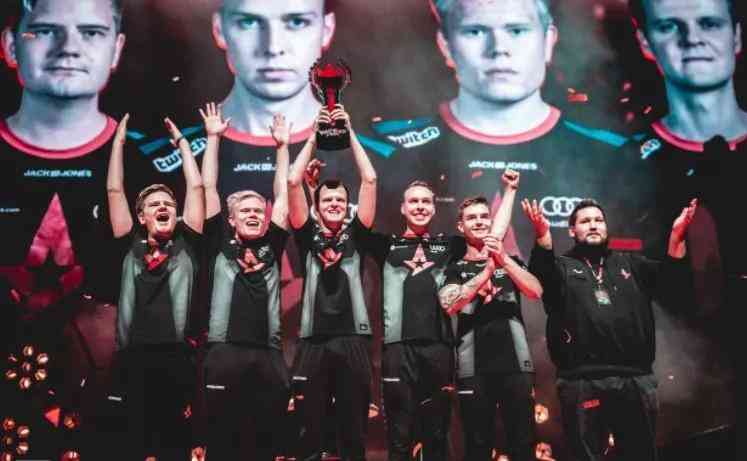 线身后的空 线身后的空